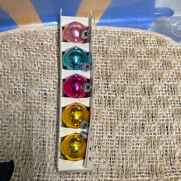 Shiny-Brite Glass Holiday Set of 10  1 3/4 Inch Ornaments. - Picture 2 of 7